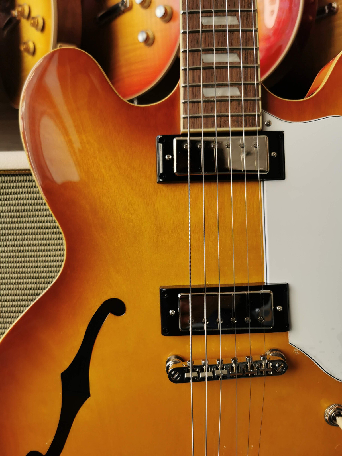Epiphone Riviera 2024 – Royal Tan