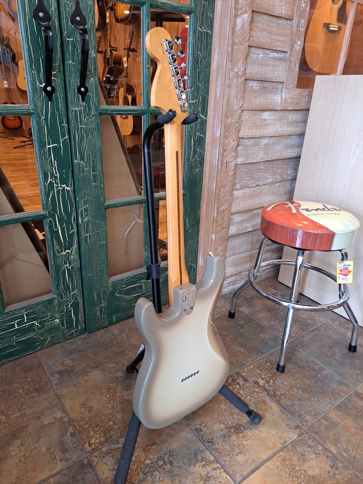 2024 Fender 70th Anniversary Vintera II Antigua Stratocaster w/ Fender Case