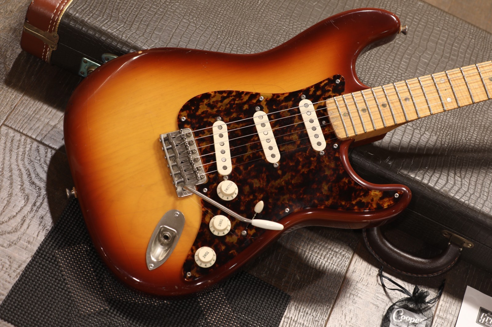 2008 DeTemple Spirit Series ’56 Stratocaster Electric Guitar Sunburst + HSC