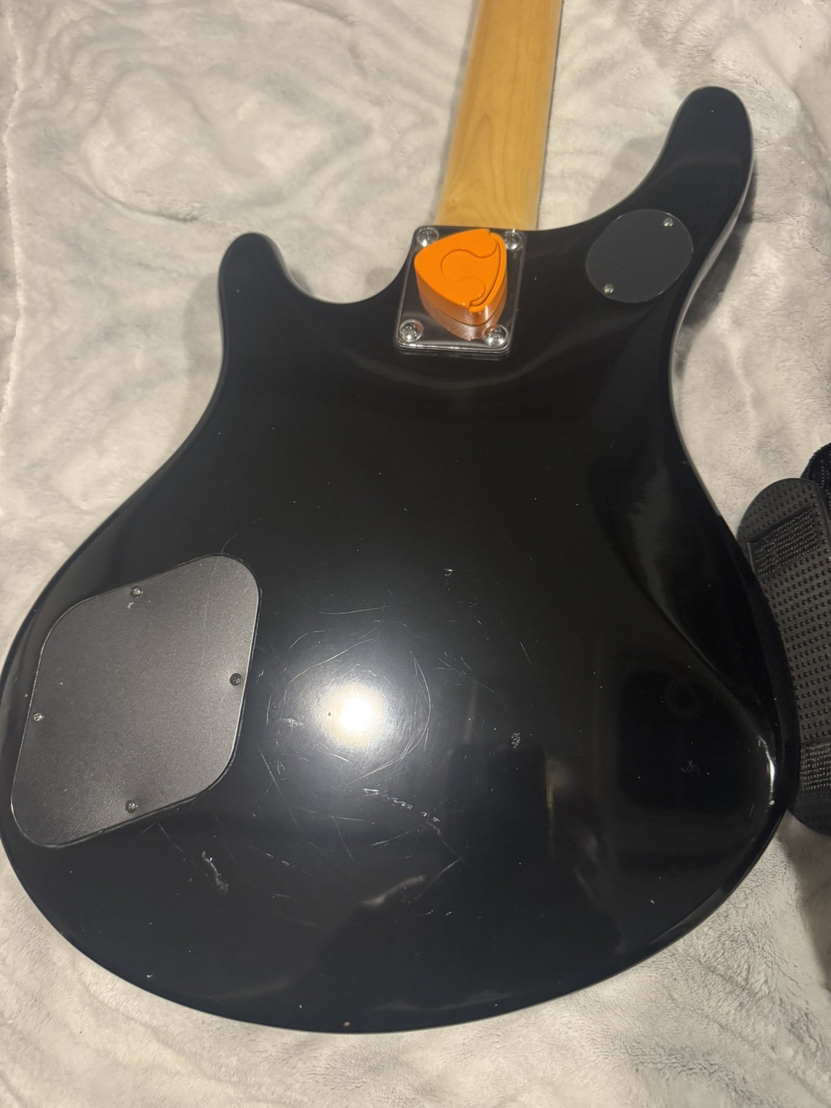 1998 Washburn BT-2 Series w/Humbucker pickups Electric Guitar ,Rogue padded bag