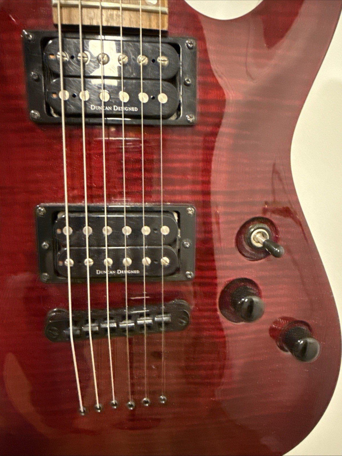 VIDEO- Mint 2006 Schecter Diamond Series Gryphon Guitar Mahogany Duncan Pickups