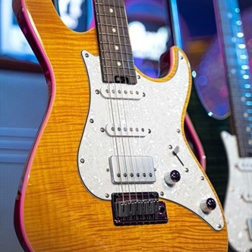 Cort G280 Select Trans Black Flamed Maple Top Alder Locking Tuner Voiced Tone
