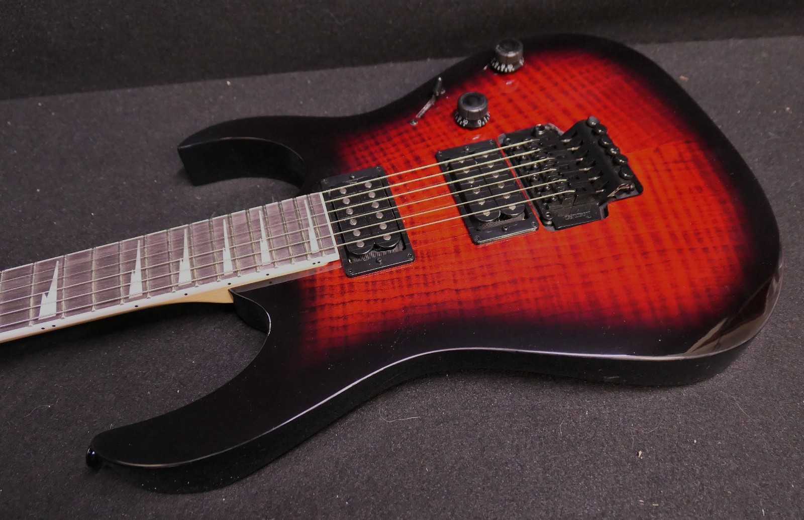 IBANEZ GRG320FA TRB ELECTRIC GUITAR Sharktooth Inlay LOCKING TREMOLO Red Burst