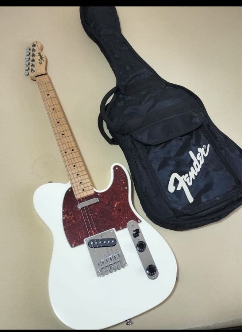 Fender Telecaster White with Gig Bag Squire