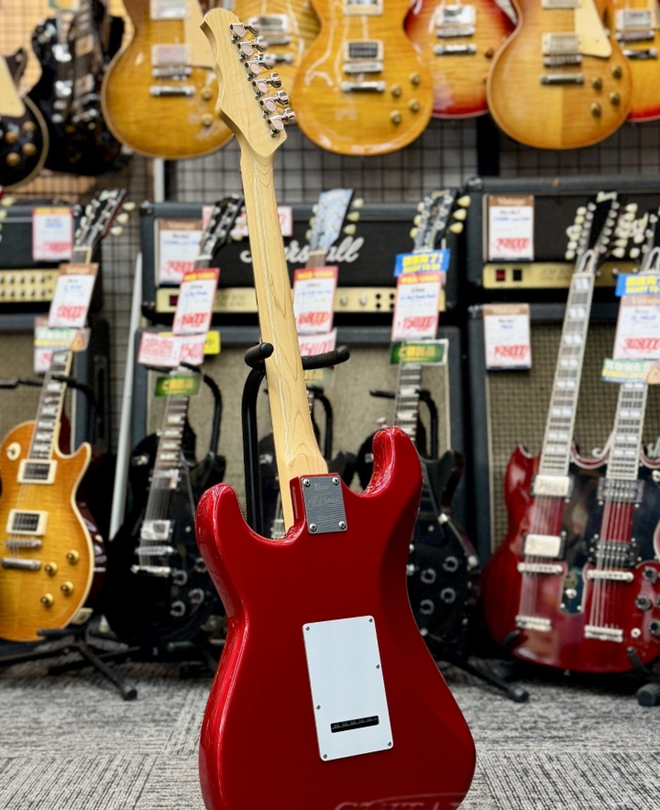 Burns Cobra DX 2013 Used Basswood body Rosewood Candy Apple Red w/Gig case