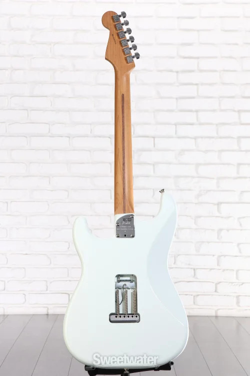 Fender American Professional II GT11 Stratocaster – Sonic Blue, Sweetwater
