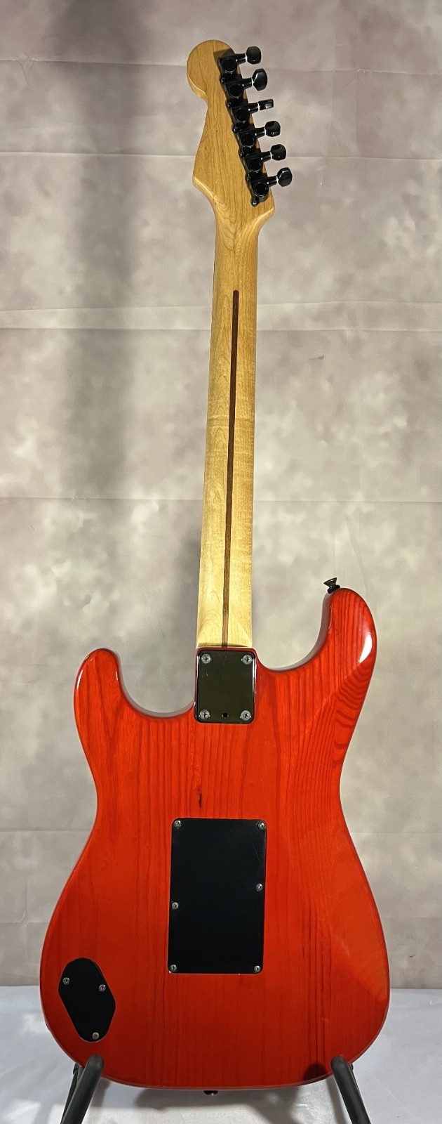 Fender 80’s Contemporary HSS Stratocaster MIJ Translucent Crimson Red
