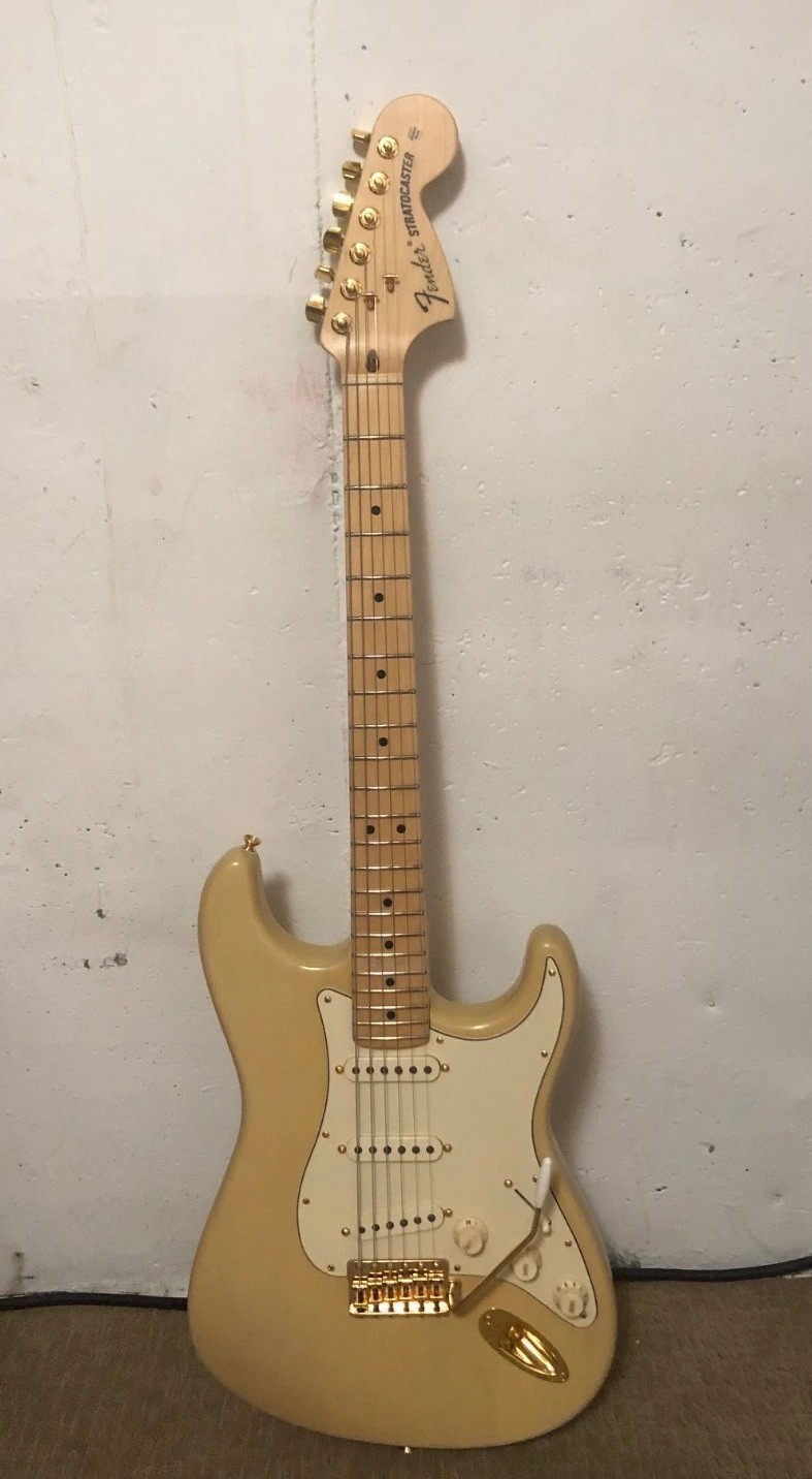 2006 FENDER USA 60th ANNIVERSARY NITRO HWY 1 STRATOCASTER W CASE AND UPGRADES