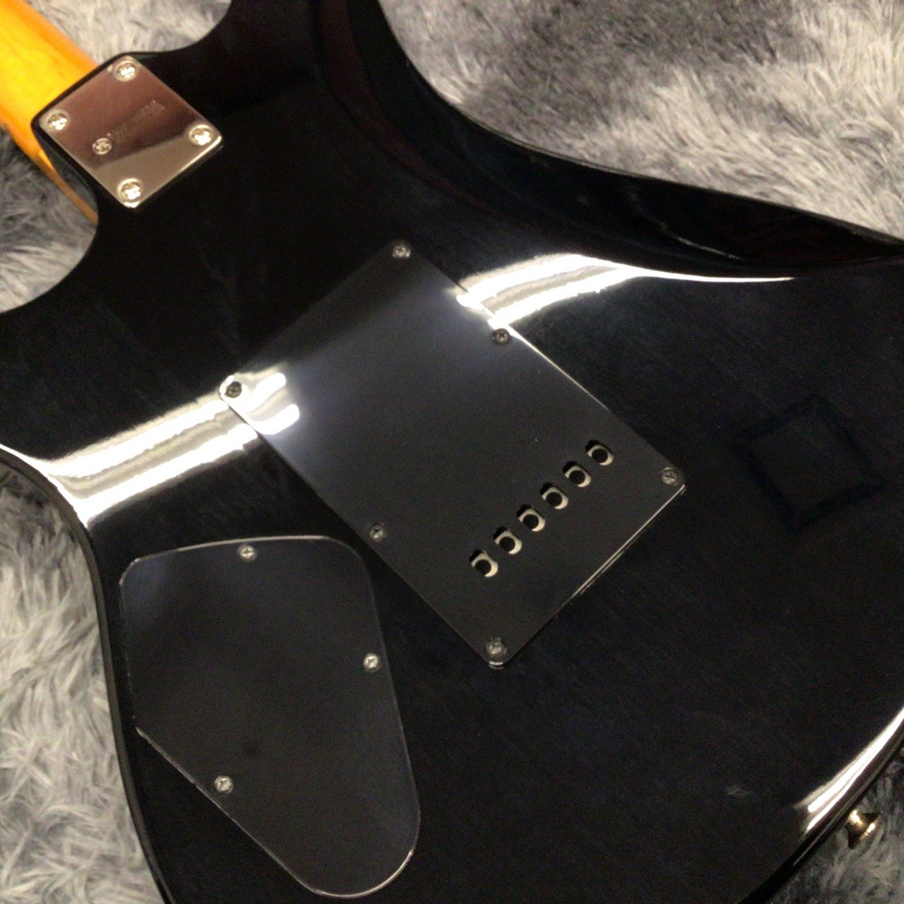 YAMAHA YAMAHA PACIFICA611VFM TBL Trancelucent Black 3.67kg