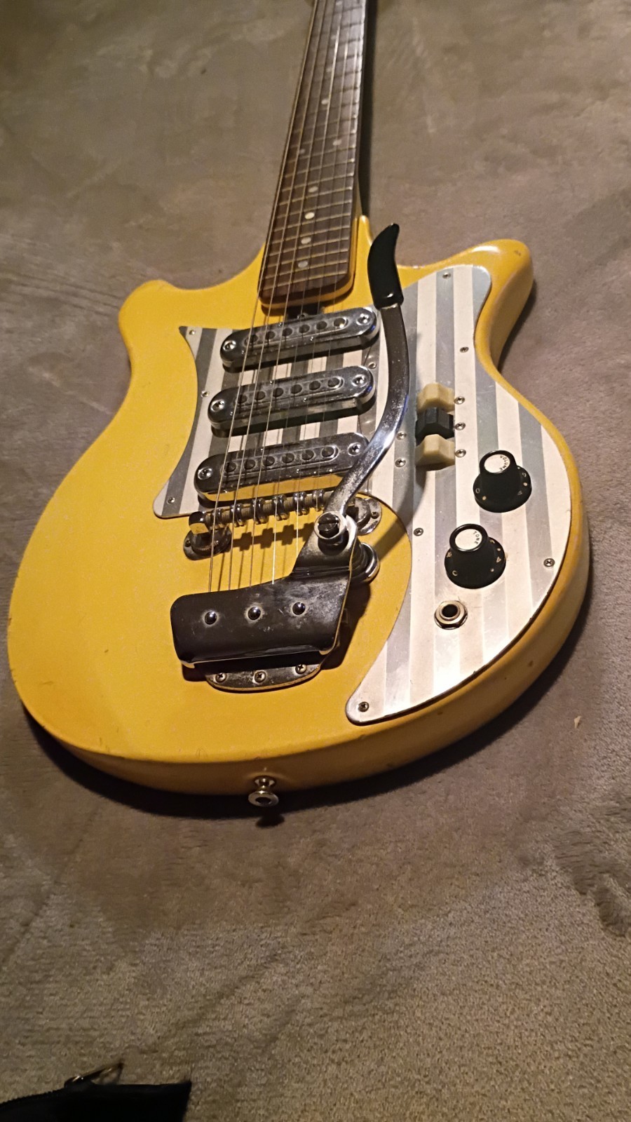 1966 Teisco Del Rey ET-300 Banana Yellow Electric Guitar