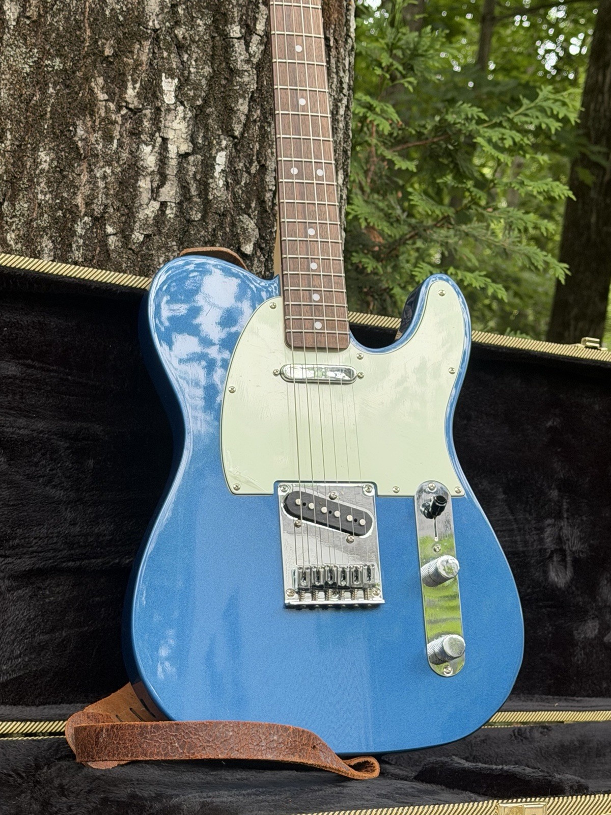 Squier By Fender Telecaster Electric Guitar Lake Placid Blue W/Carrying Case