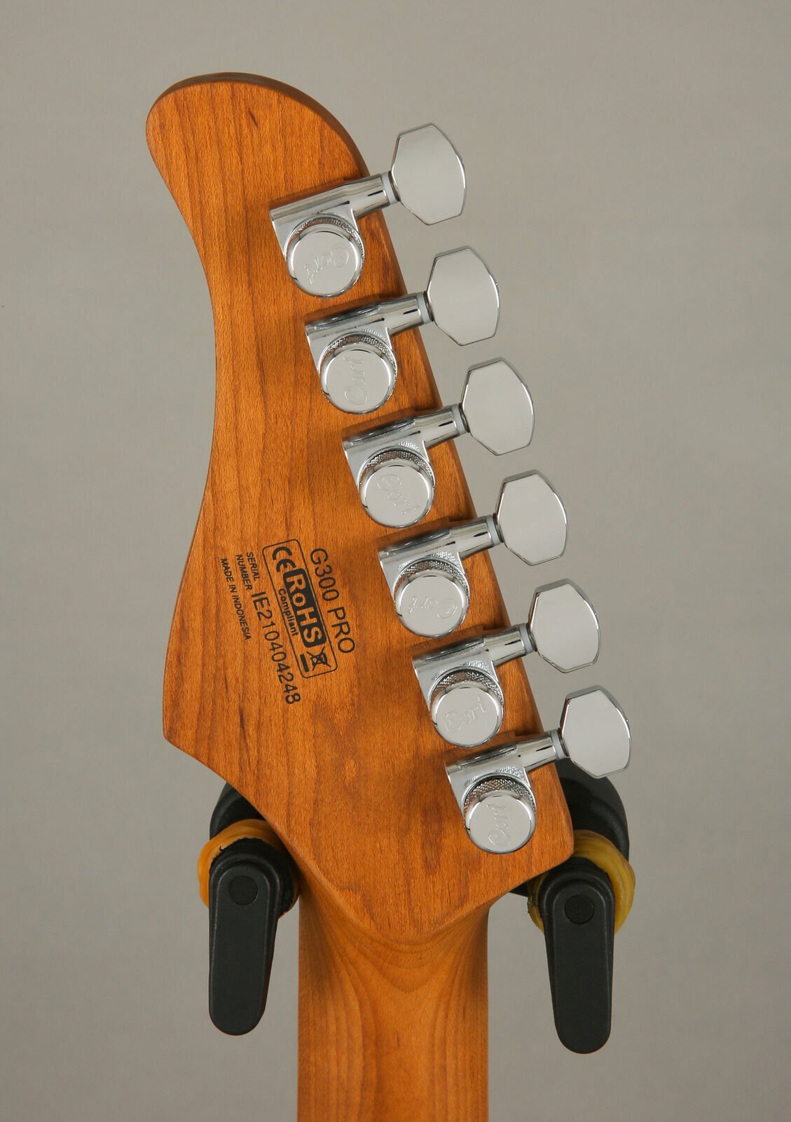 Cort G300 Pro Black Maple Top Alder Stainless Fret Duncan SH2N TB4 Roasted Maple