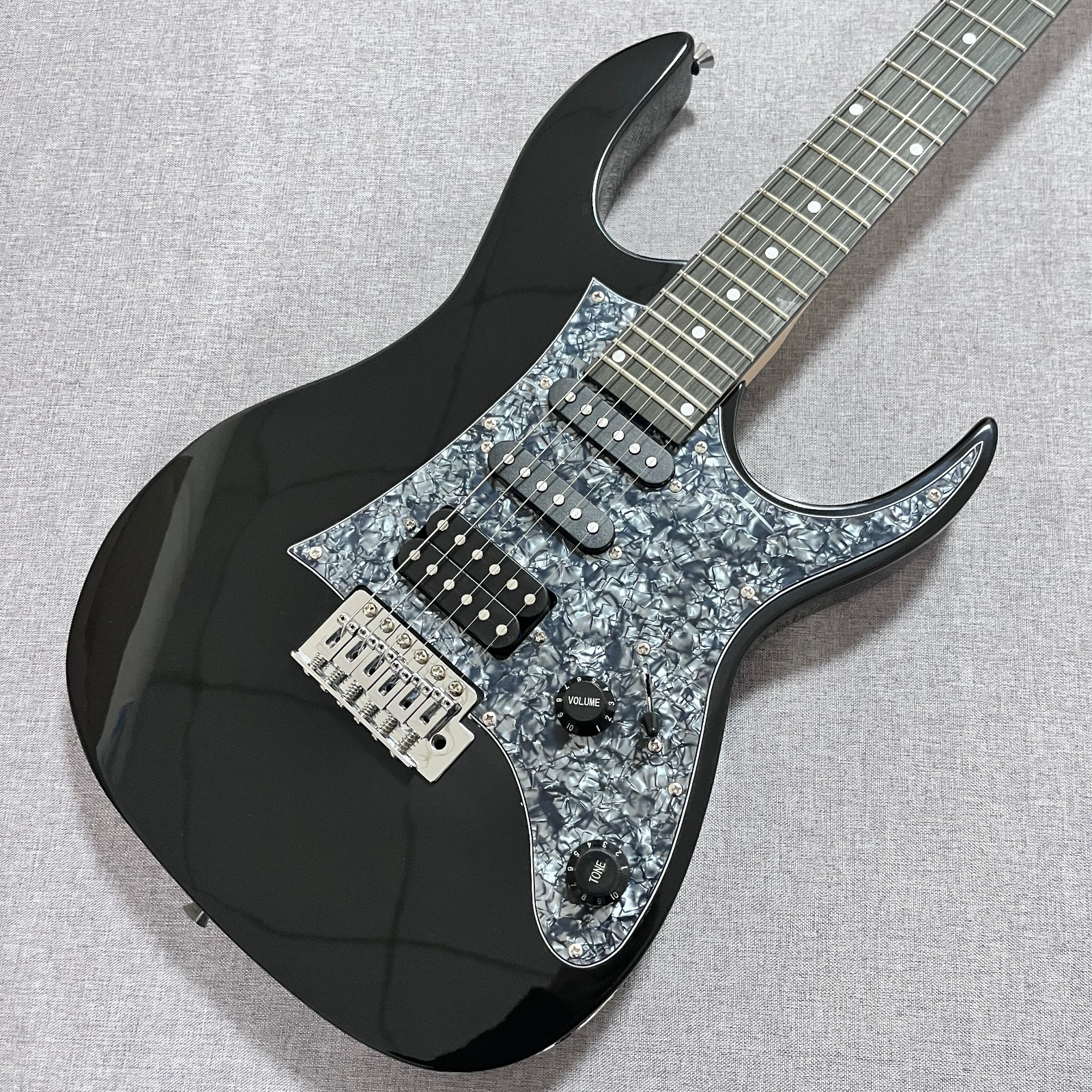 Brand New 6 String Electric Guitar SSH Pickups Black Gloss Finish maple neck 24F