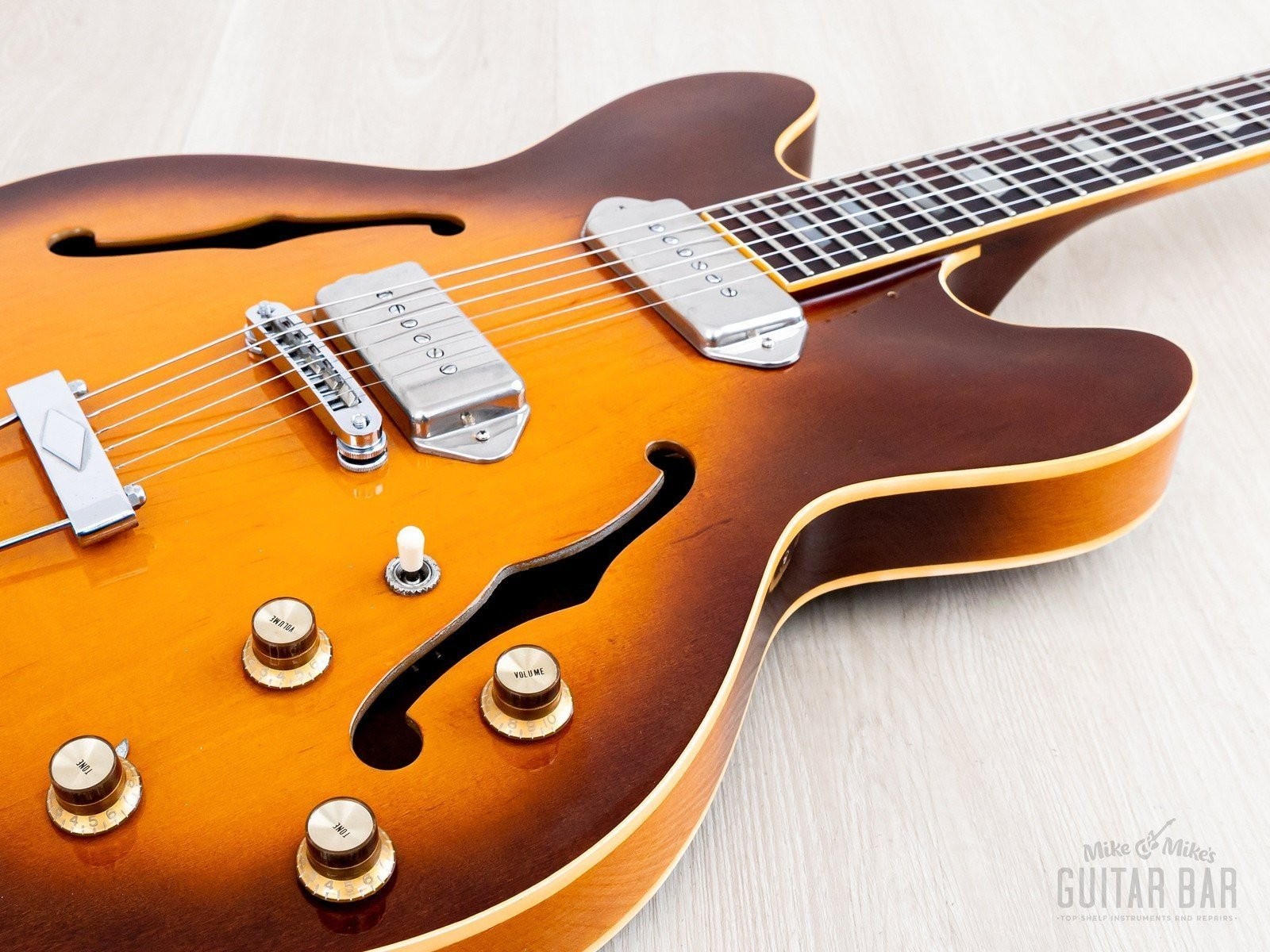 1980 Epiphone Casino Vintage Guitar Sunburst Near-Mint w/ Case, Matsumoku