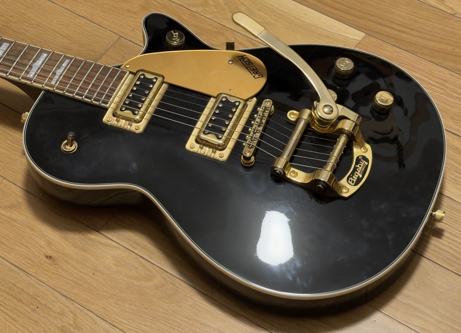 Gretsch G5237TG Electromatic Jet FT Bigsby LE Guitar Black Pearl Metallic Gold