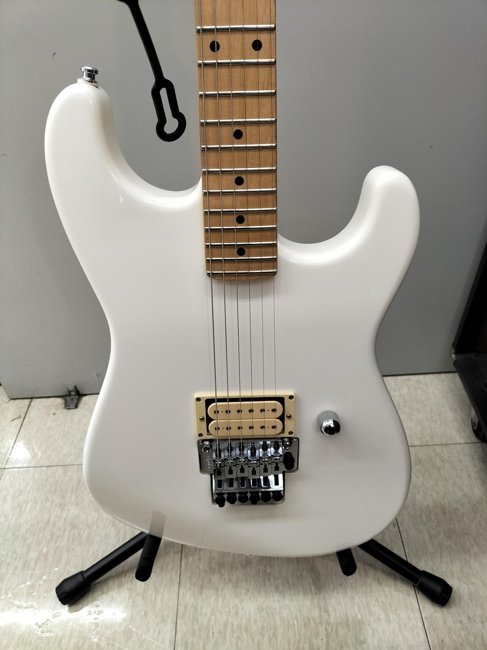 FENDER JAPAN ST-80’S Type LA Stratocaster-type Electric Guitar