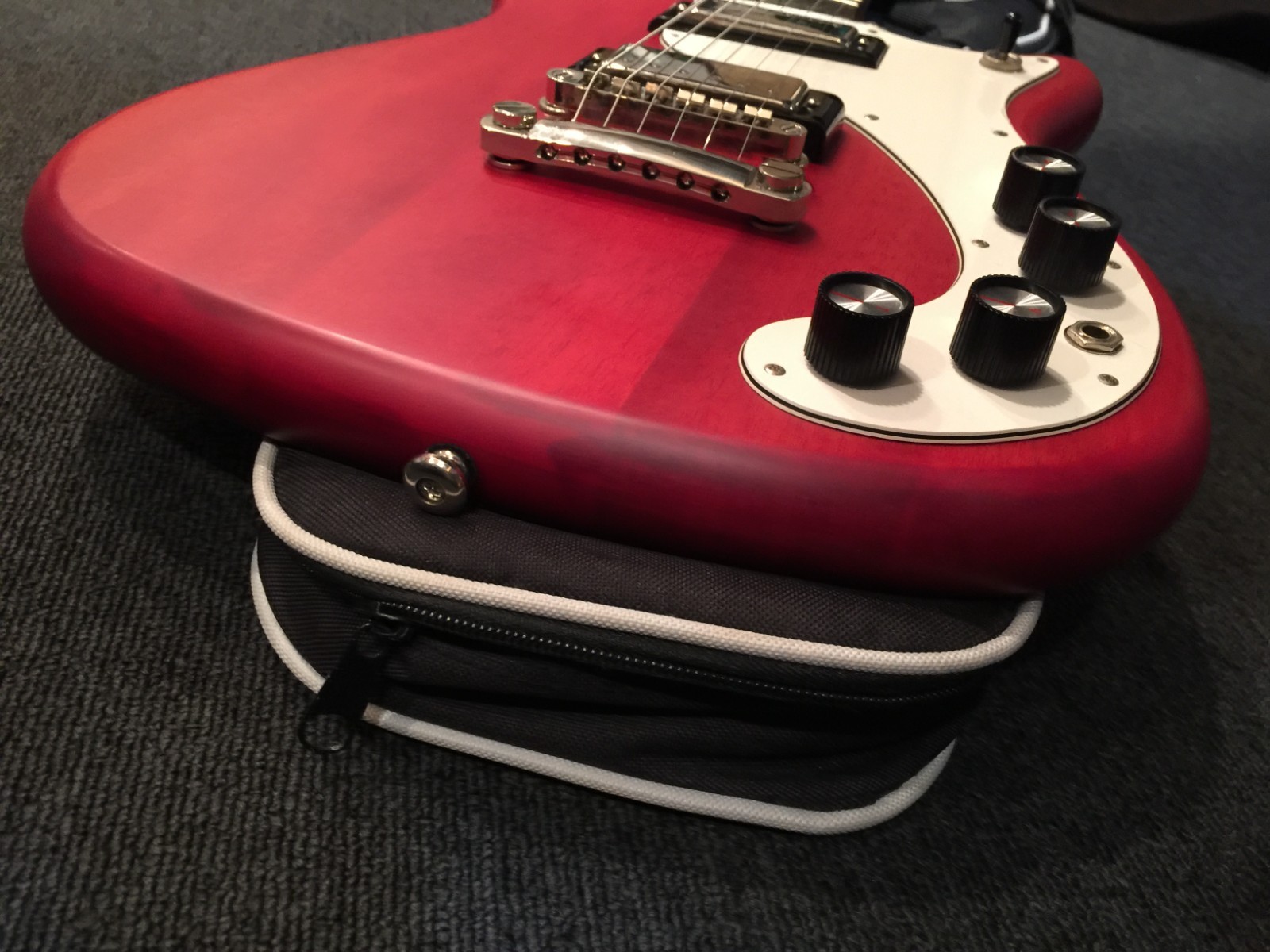 No.091921 Epiphone Wilshire ’66 Worn Cherry Mini Humbucker Mint Condition / Disc
