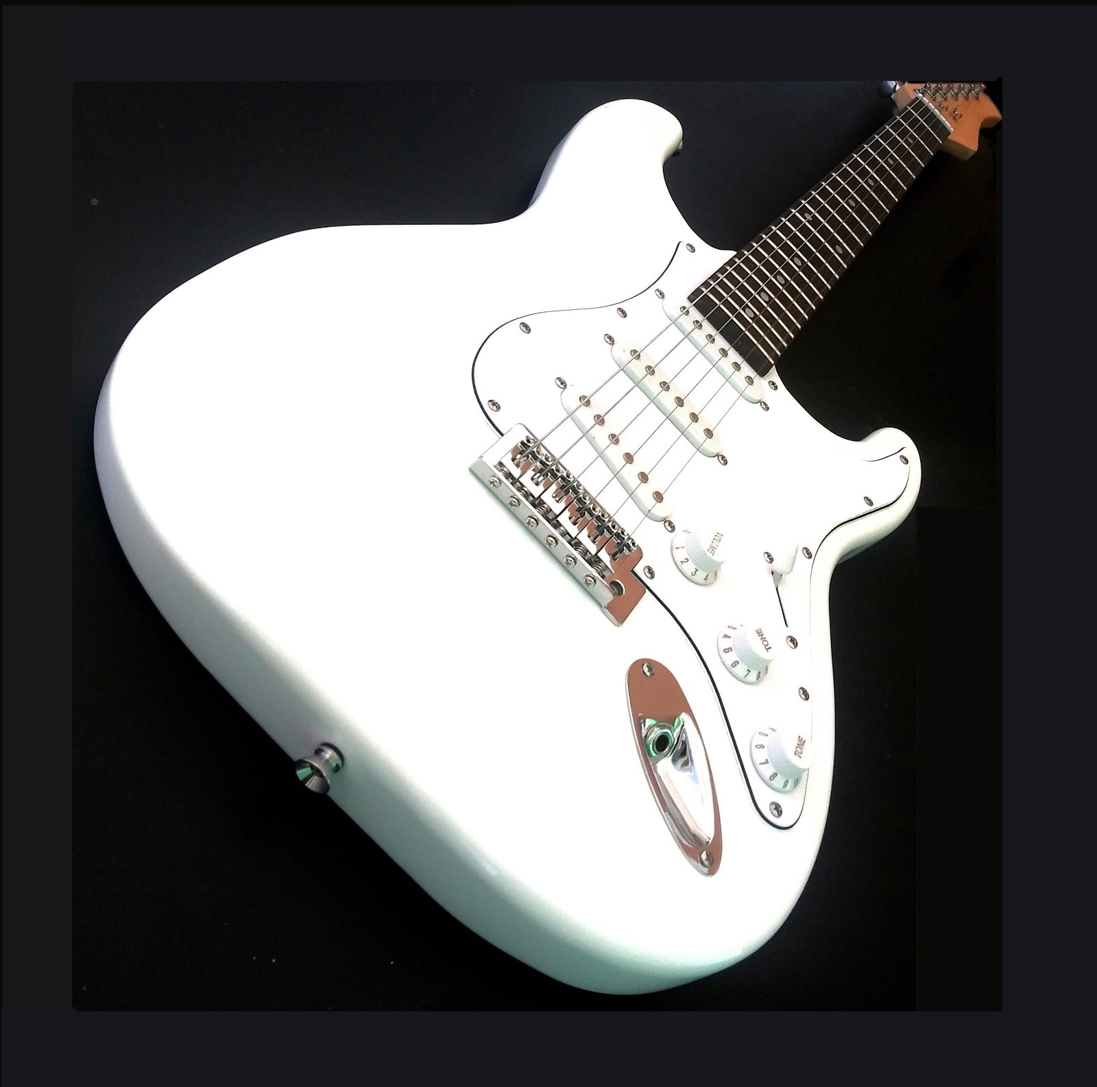 ❄️PROS OR BEGINNERS!❄️ S Style Electric Guitar +Soft Case/Gig Bag +Strap +Picks!