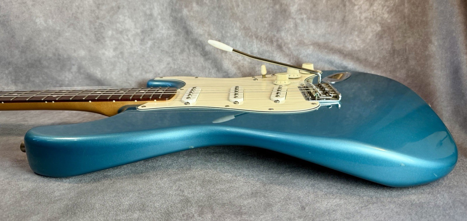 Fender Standard Stratocaster 1996 electric guitar Lake Placid Blue MIM