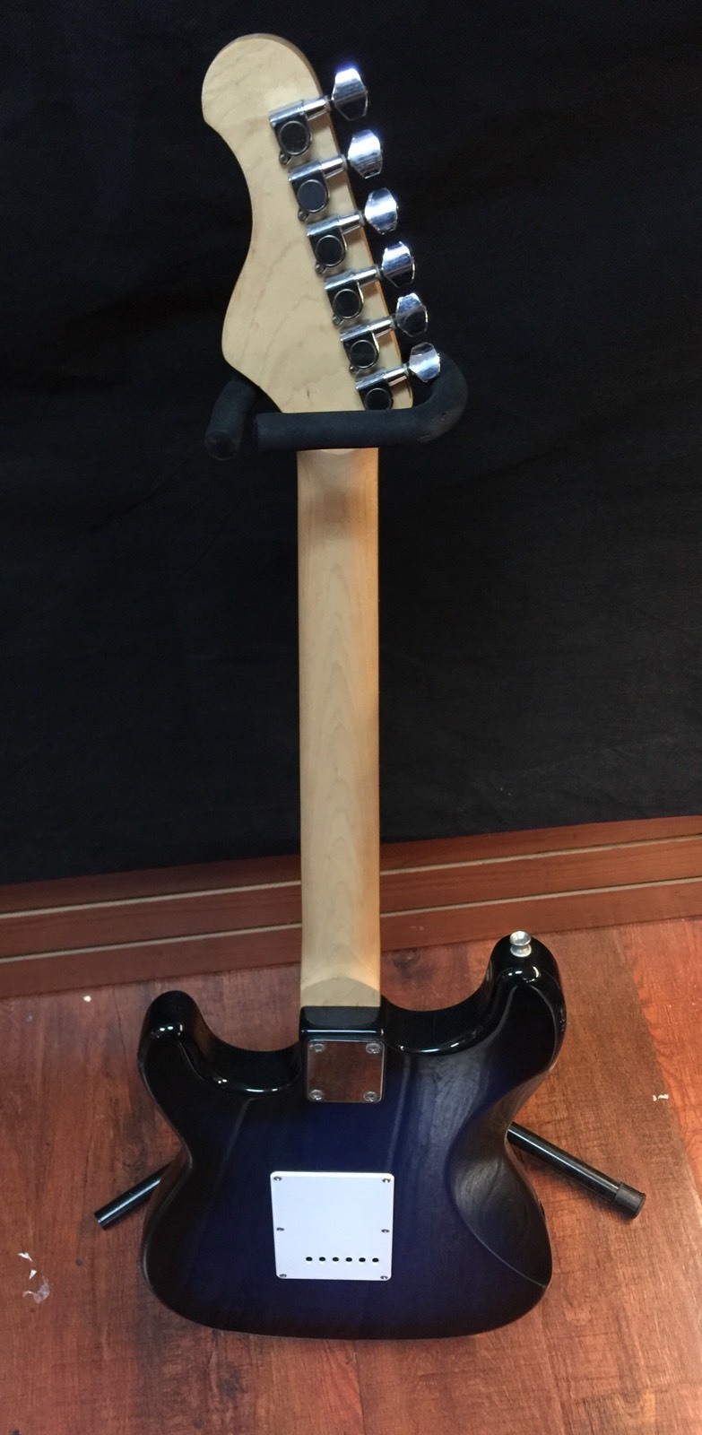Glen Burton Strat Style Electric Guitar LOCAL PICKUP ONLY