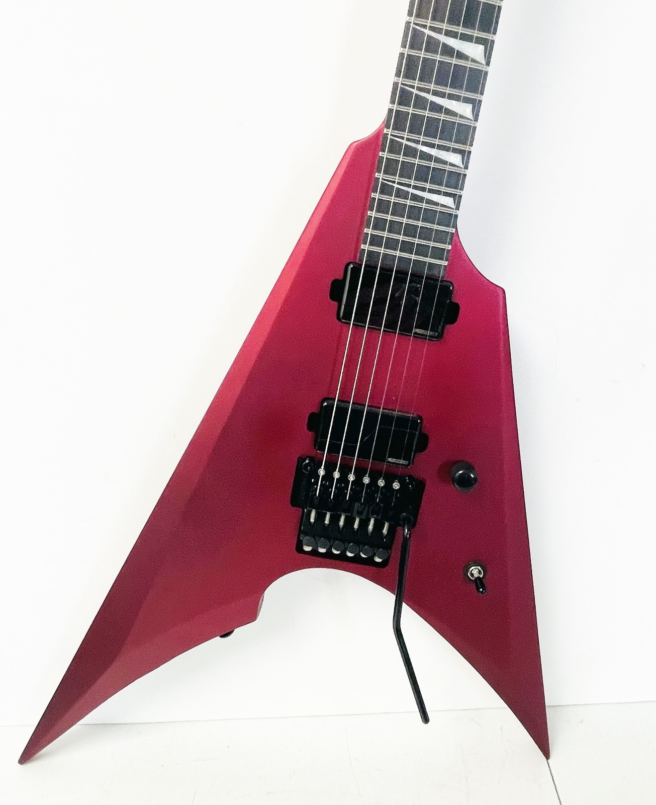 ESP LTD Arrow 1000 Deluxe Guitar Candy Apple Red Satin EMG 81/85 Floyd Rose