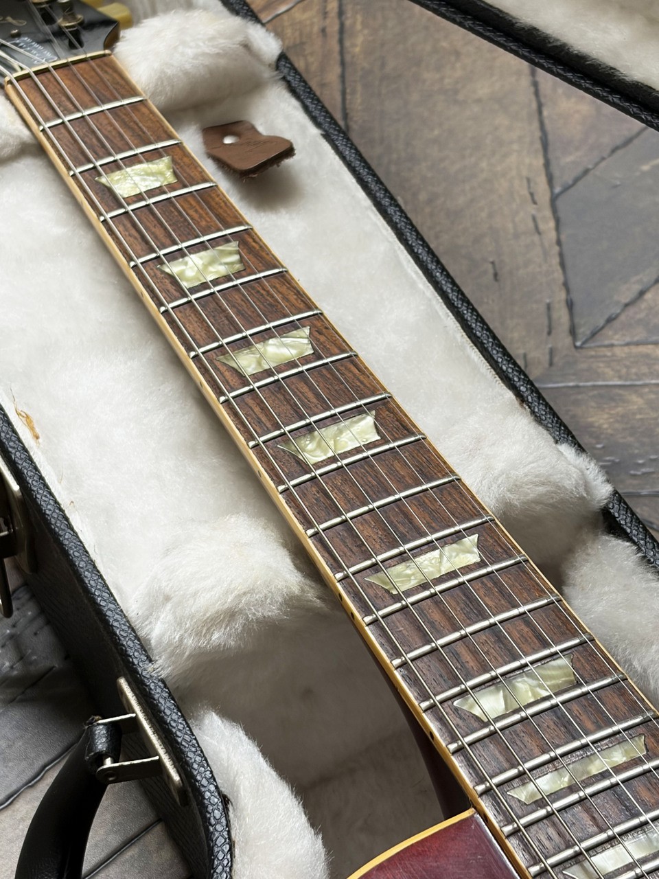Gibson 1975 Les Paul Deluxe Conversion Cherry Sunburst 4.55kg Electric Guitar
