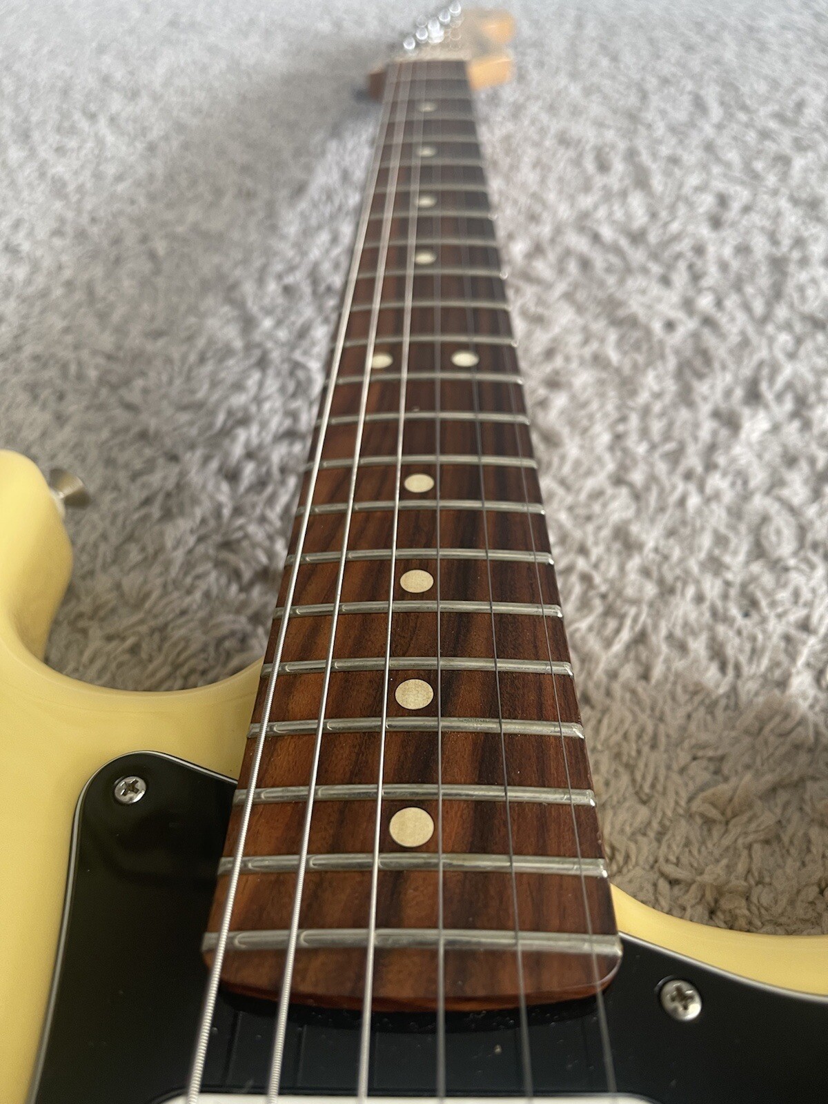 Fender Player Stratocaster HSH 2019 MIM Buttercream Pau Ferro Fretboard Guitar