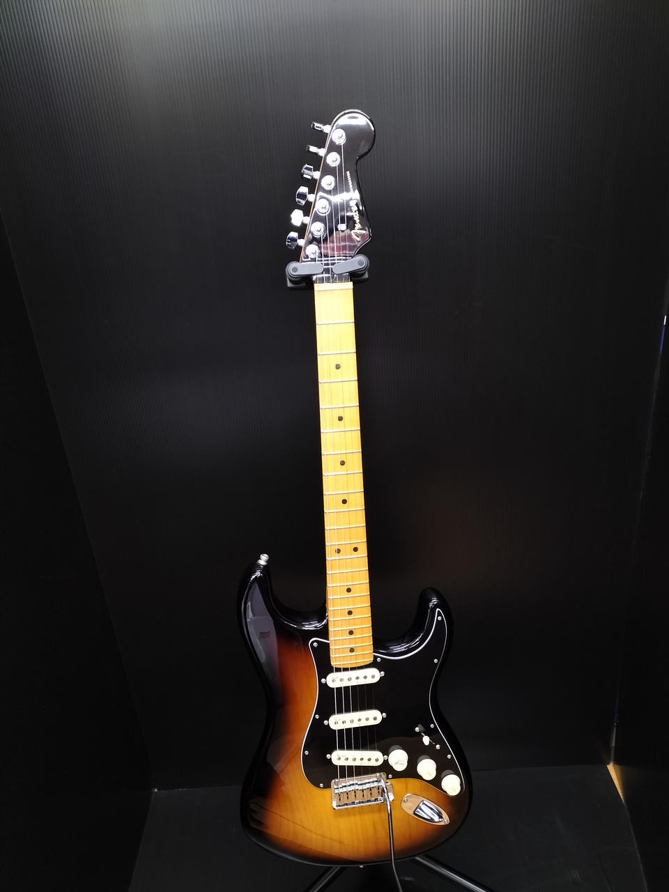 FENDER USA ULTRA LUXE STRAT MN 2TSB Electric Guitar