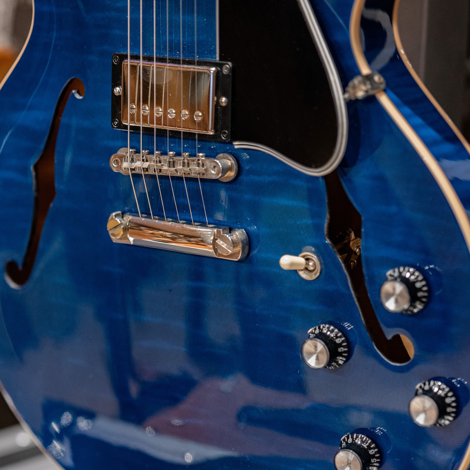 Gibson Custom Shop ES-335 Dot – Beale Street Blue
