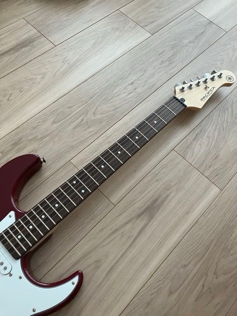 Yamaha Guitar Pacifica Wine Red + Guitar Amplifier Safe packing!