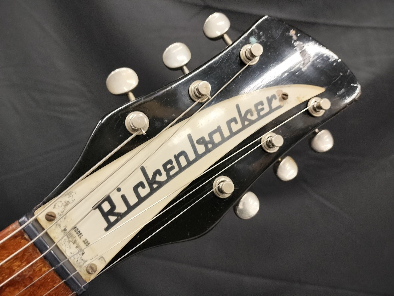 Rickenbacker 335 / Jetglo (1968) Used Electric Guitar