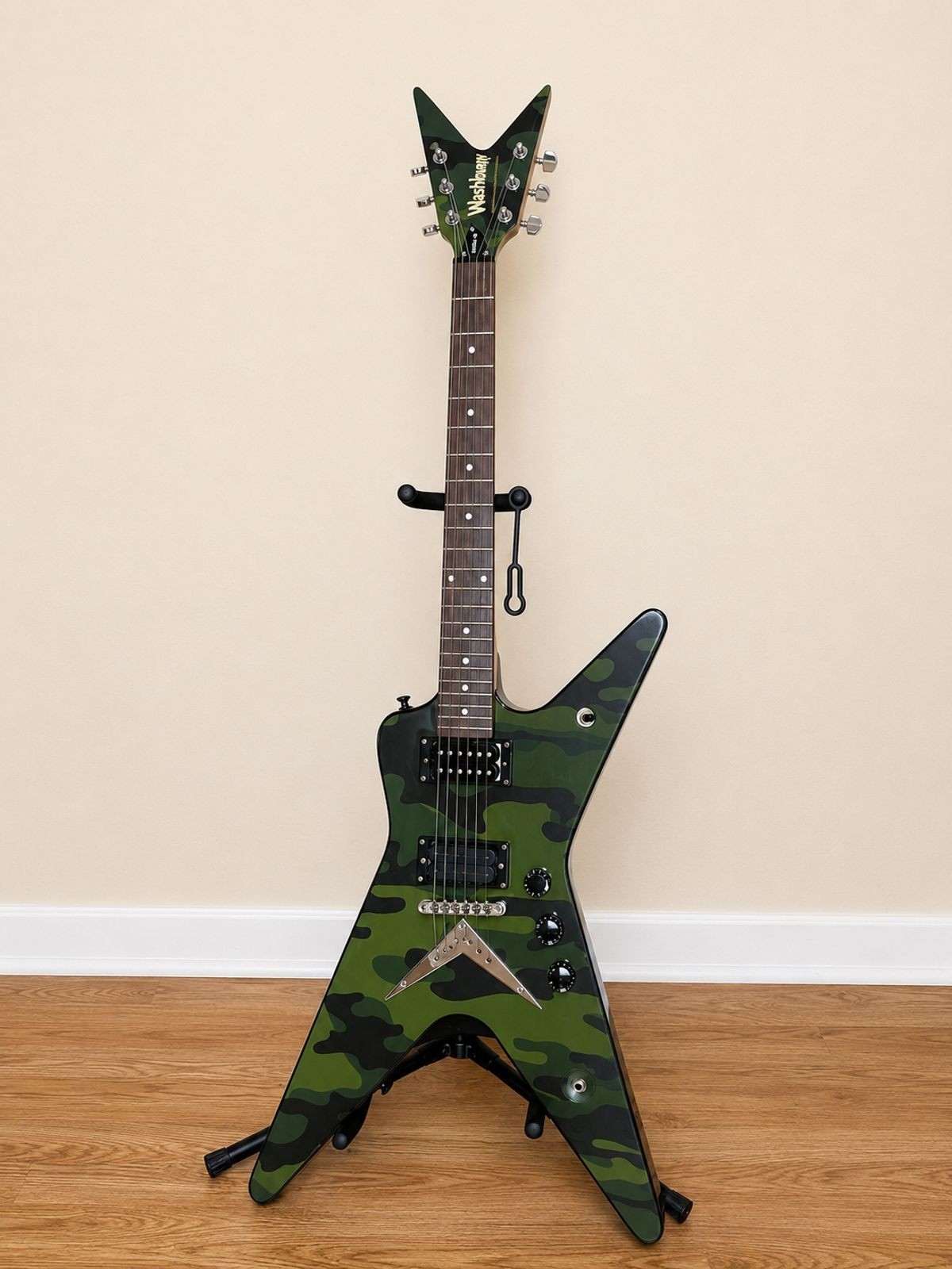 Washburn 332 / DIME 32 Dimebag Darrell Signature Camo guitar