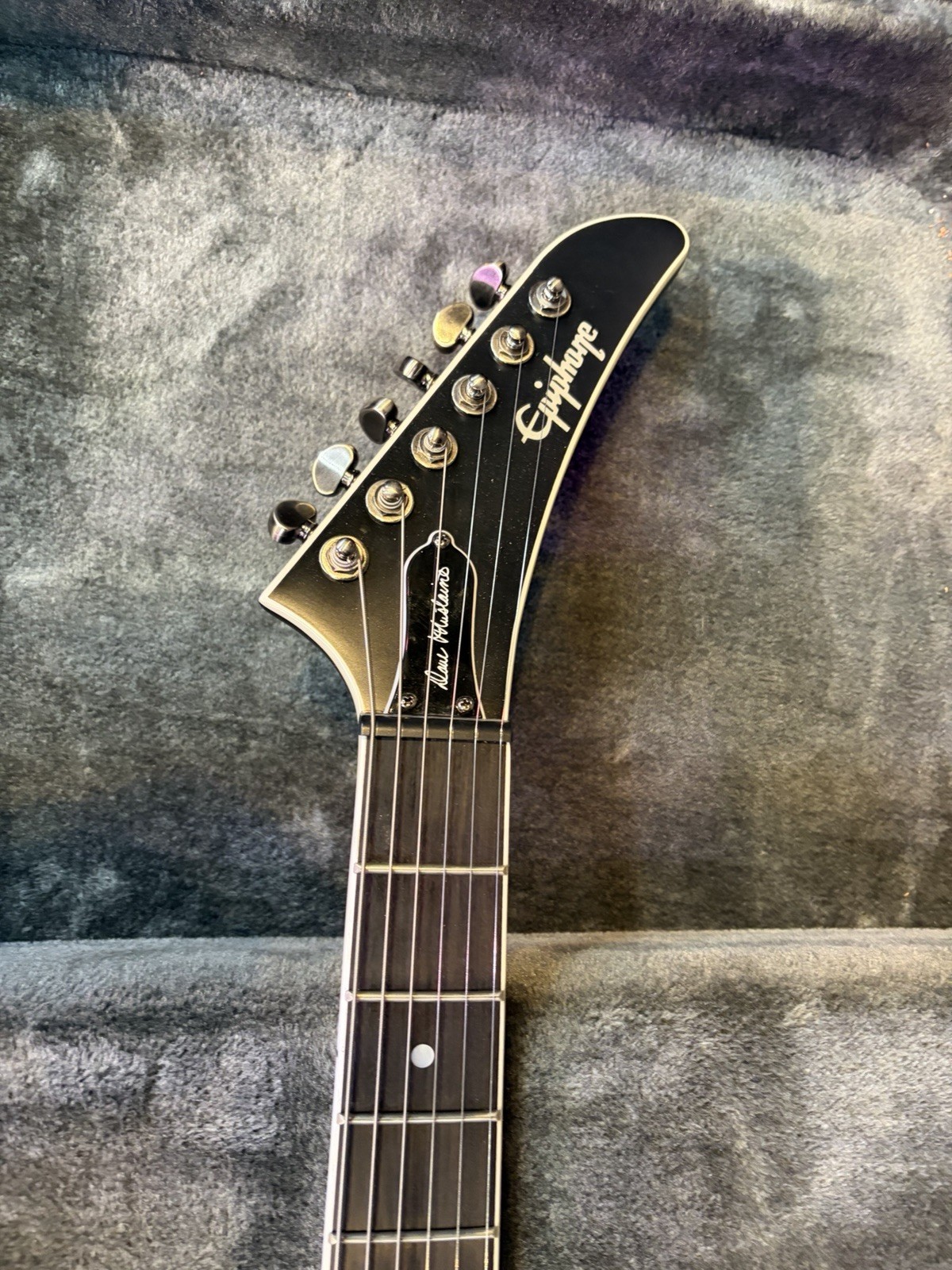 Epiphone Dave Mustaine Flying V Prophecy Electric w/Case – Aged Dark Red Burst