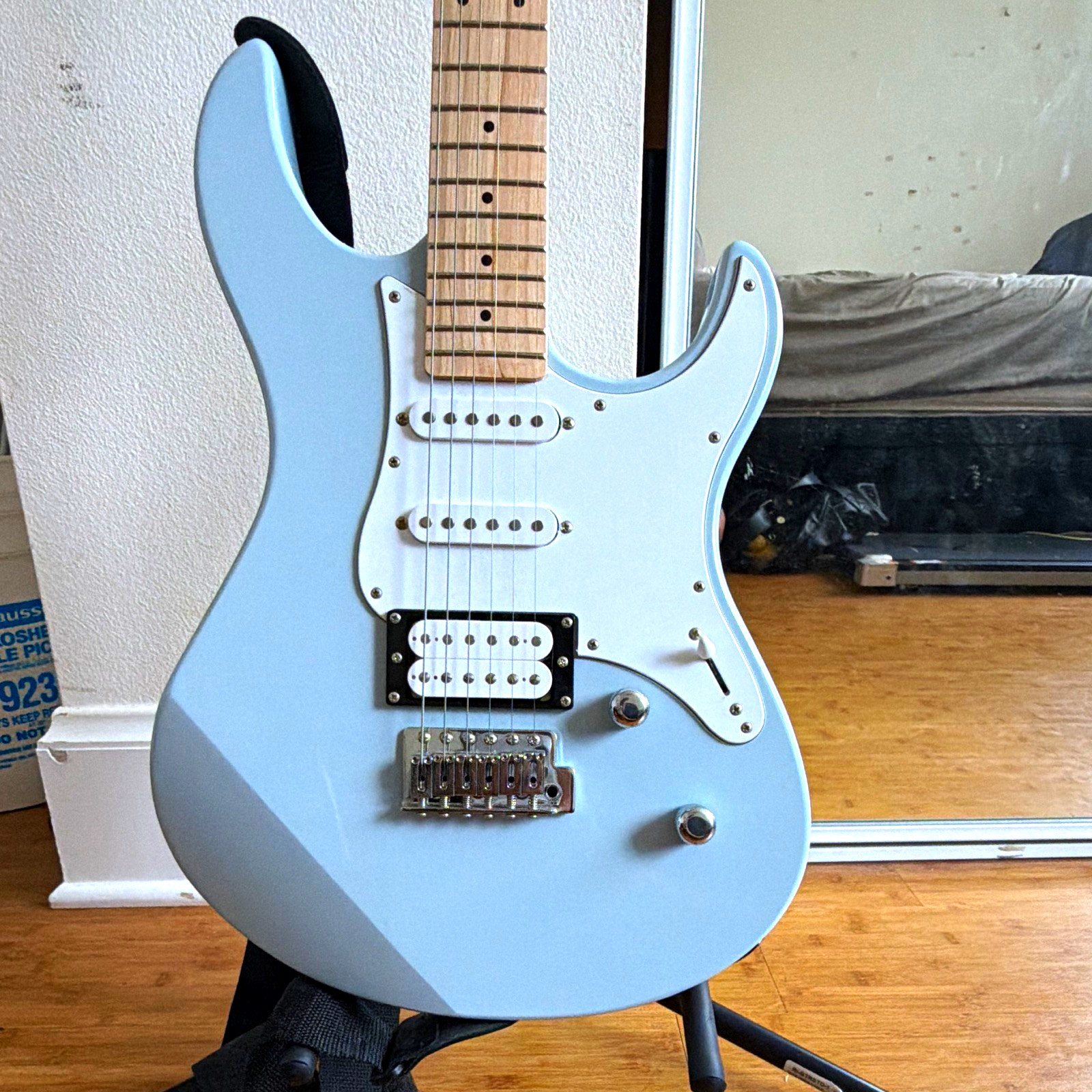 Yamaha Pacifica PAC112VM Electric Guitar Blue