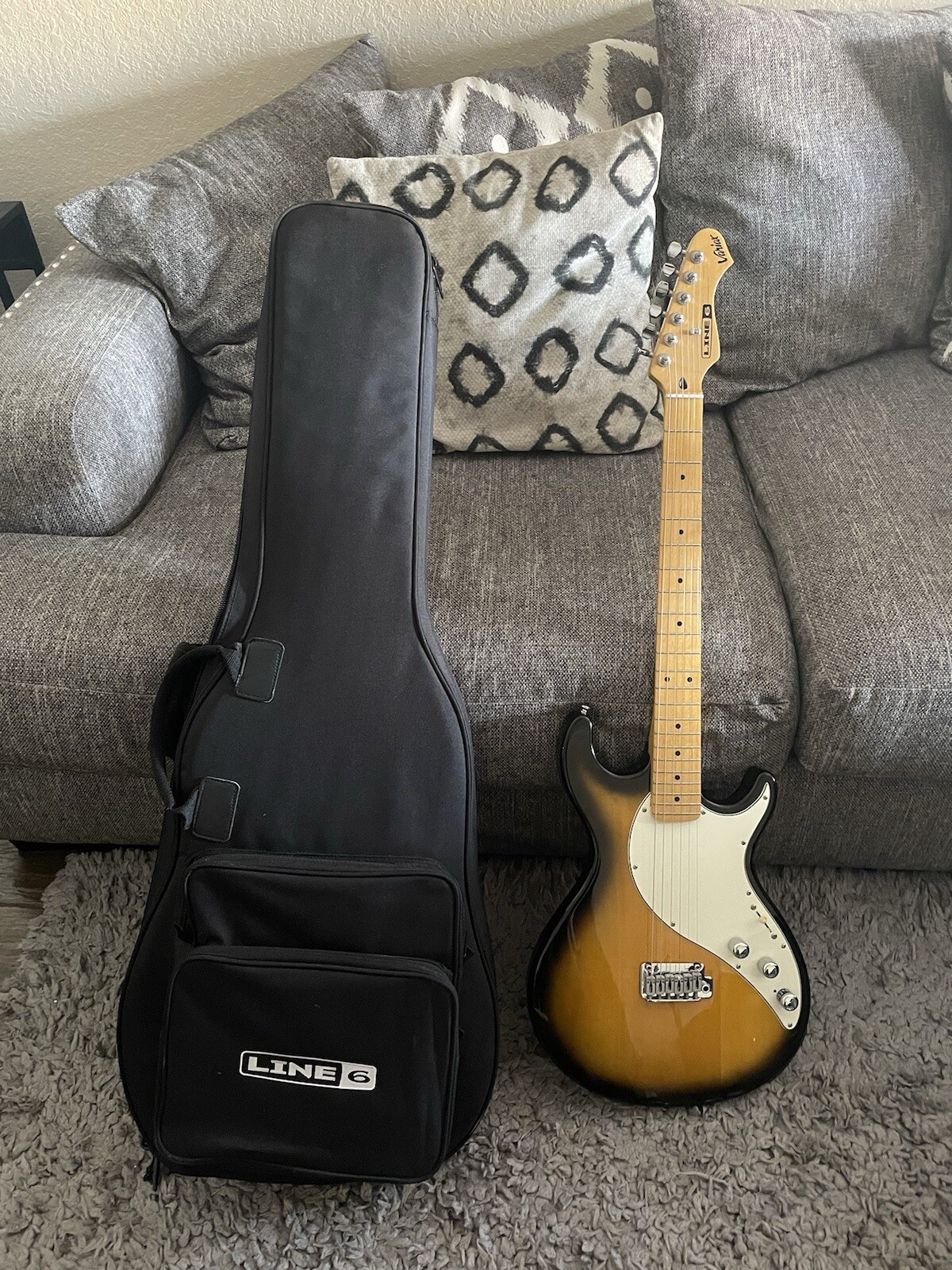 Line6 Variax 600 Electric Guitar Sunburst