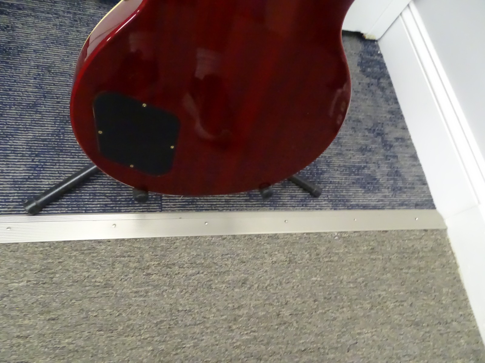 2020 Epiphone Les Paul Standard Cherry Sunburst Guitar (19427-Show-mss)