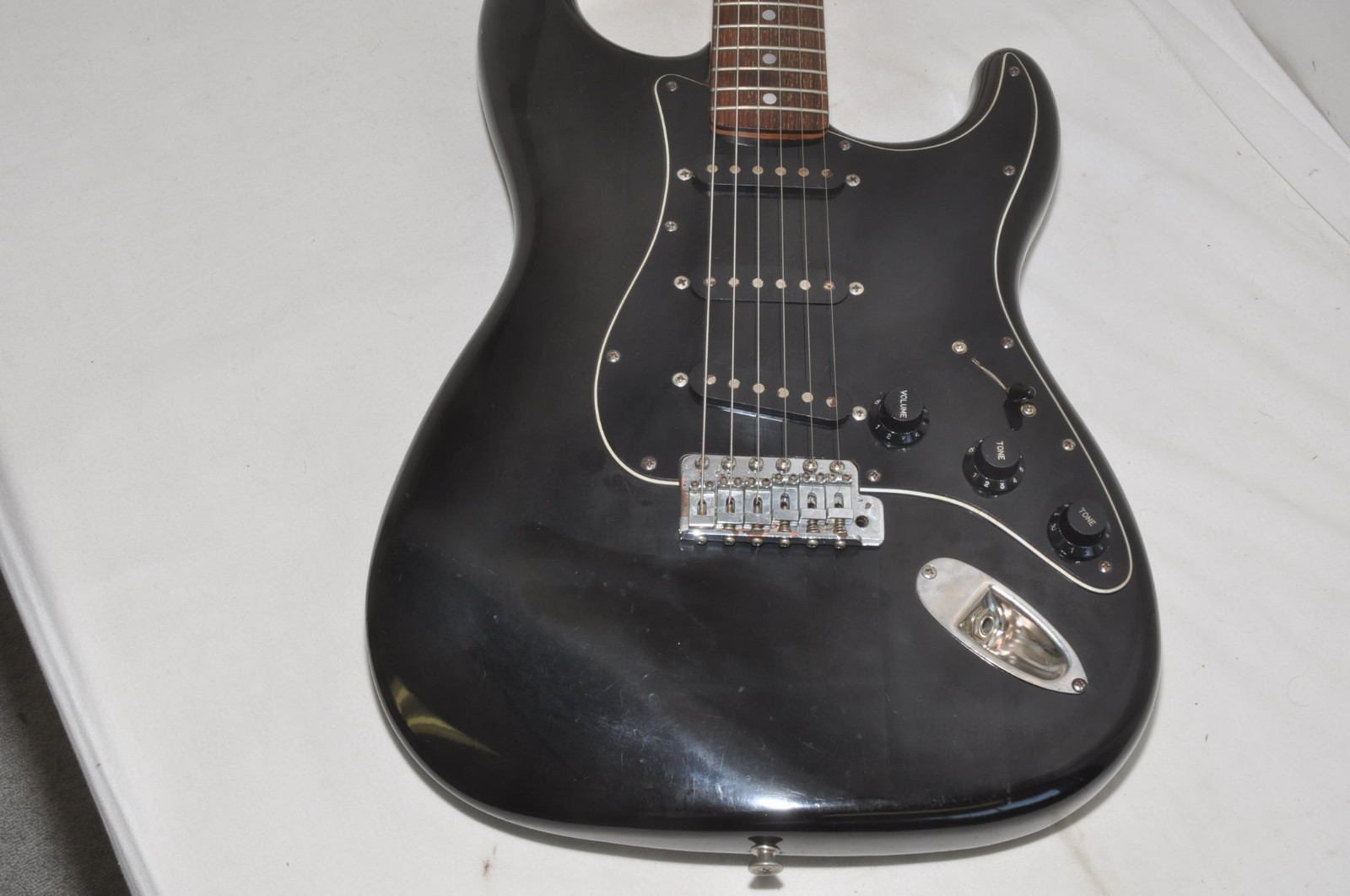 Fender Japan Squier ST72 Large Head Black Electric Guitar Ref No 7210