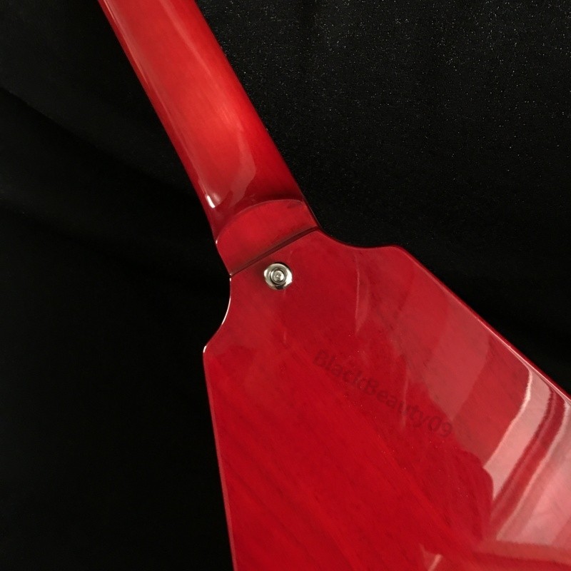 V Shape Electric Guitar Translucent Red Stainless Rounded Fret Edge HH Pickup
