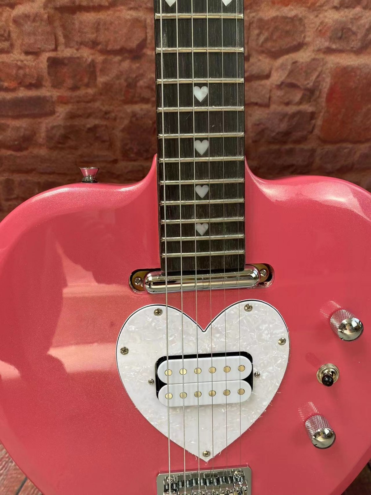 Adorable Hot Pink Love Heart Electric Guitar 6-String Pearl Heart Pickguard