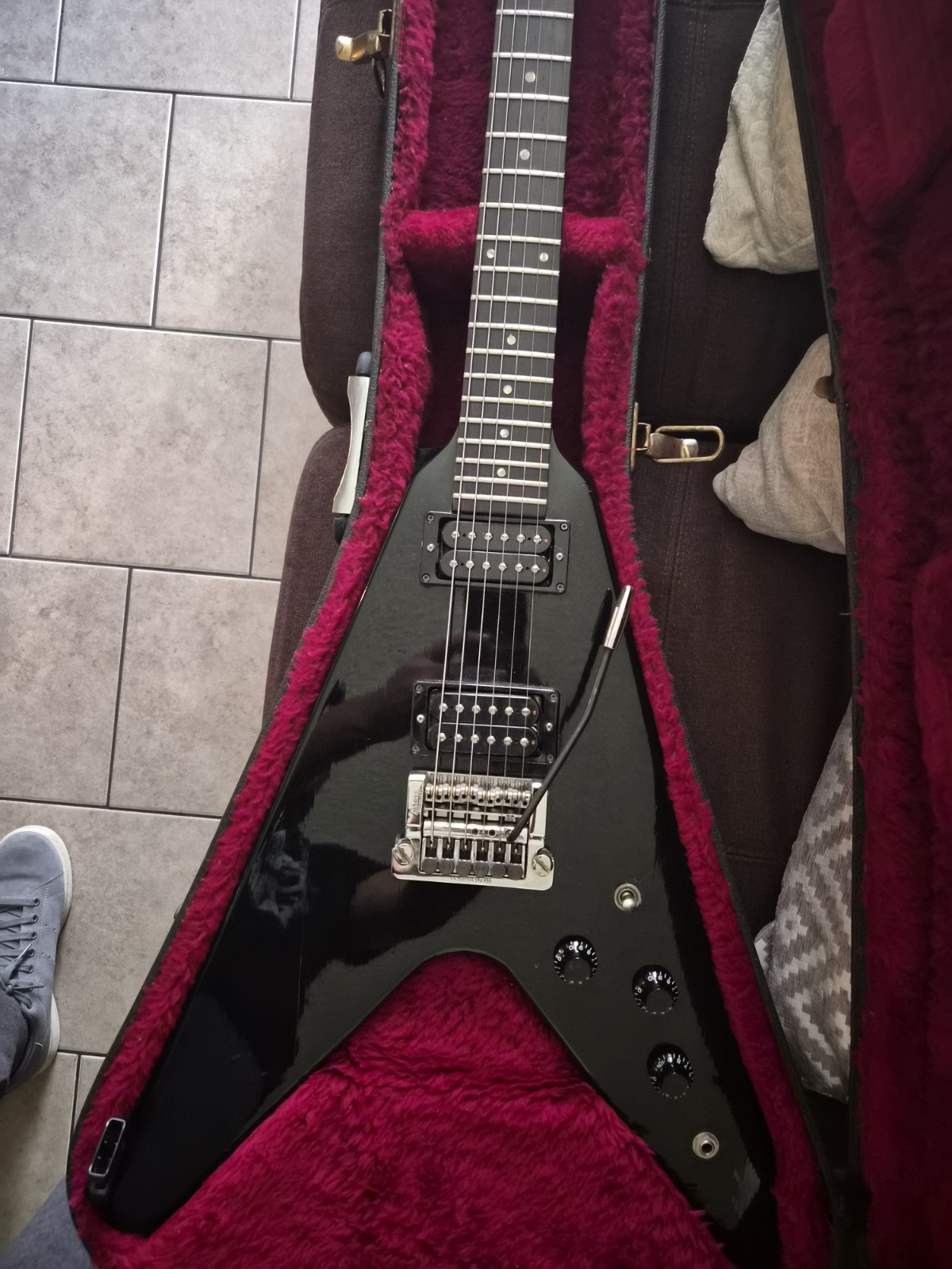 1984 Gibson Flying V with Kahler/ Gibson Super Tune – Ebony