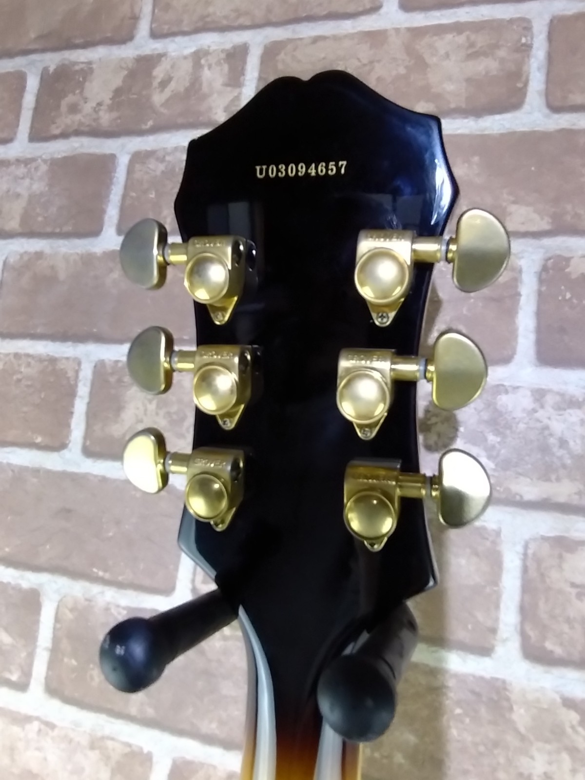 EPIPHONE SHERATON-II VS semi-acoustic electric guitar