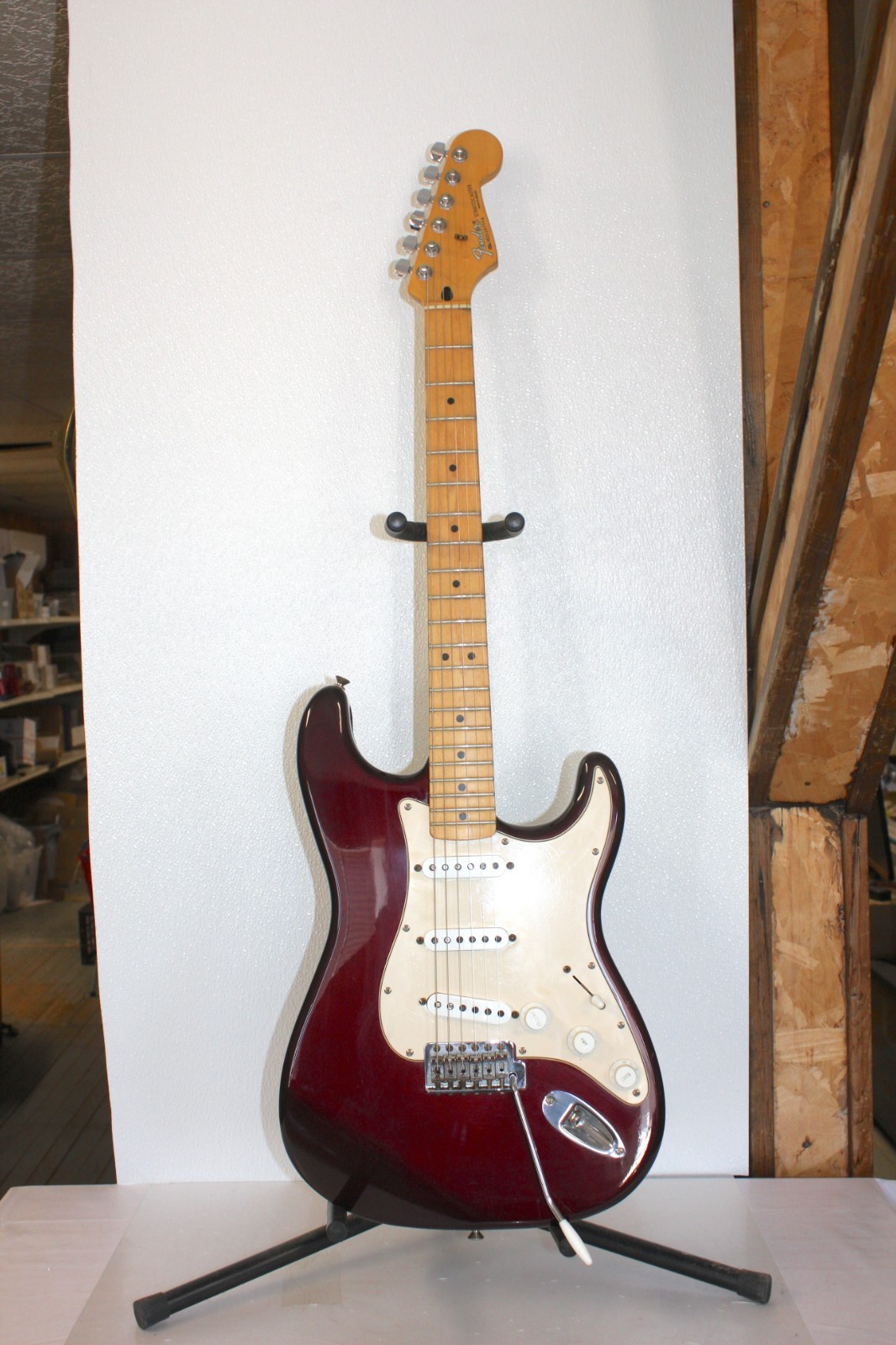 2016 Fender Standard Stratocaster Made in Mexico Midnight Wine W/Hard Shell Case