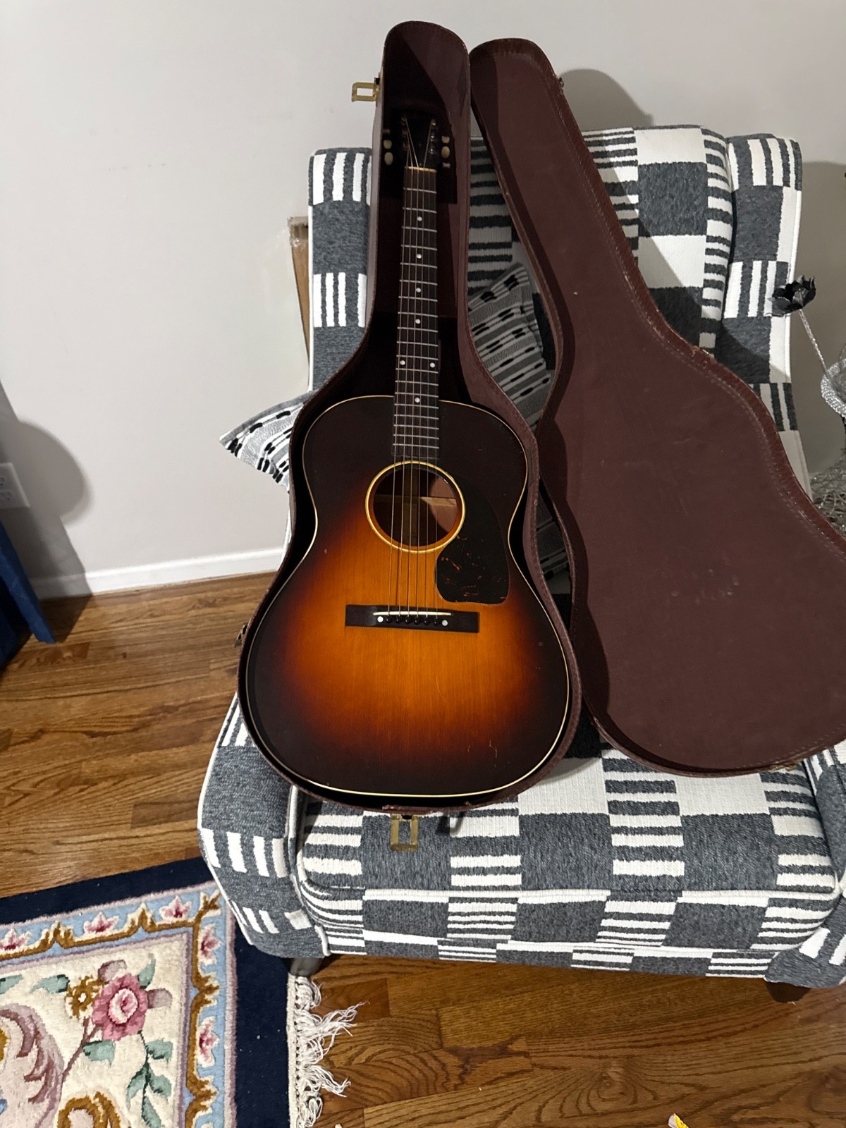 Gibson LG 2 in beautiful condition