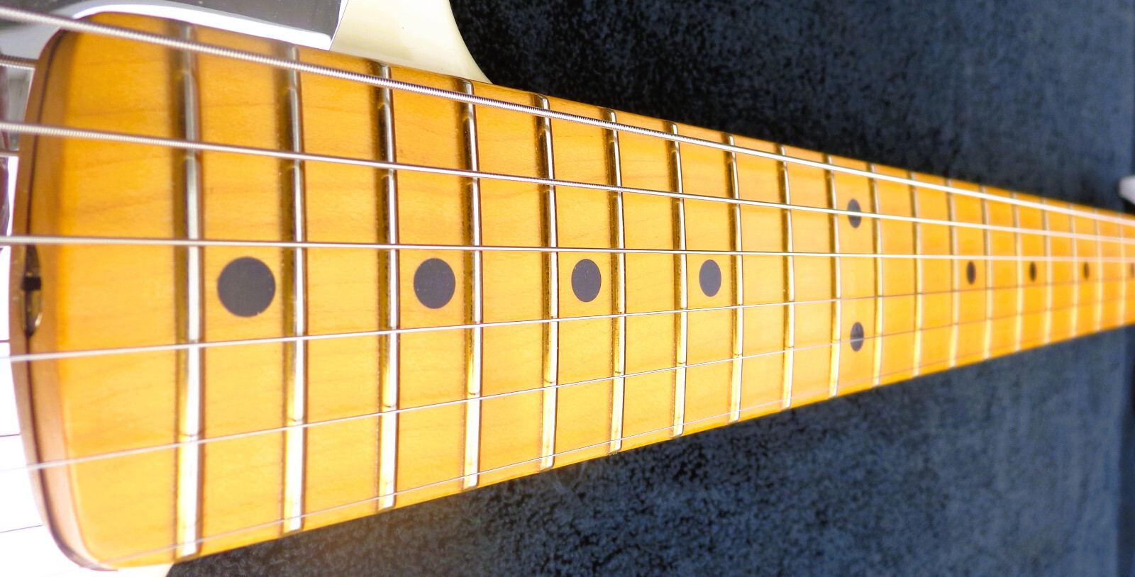 Fender Nile Rodgers Hitmaker Stratocaster Maple Fingerboard Guitar Olympic White