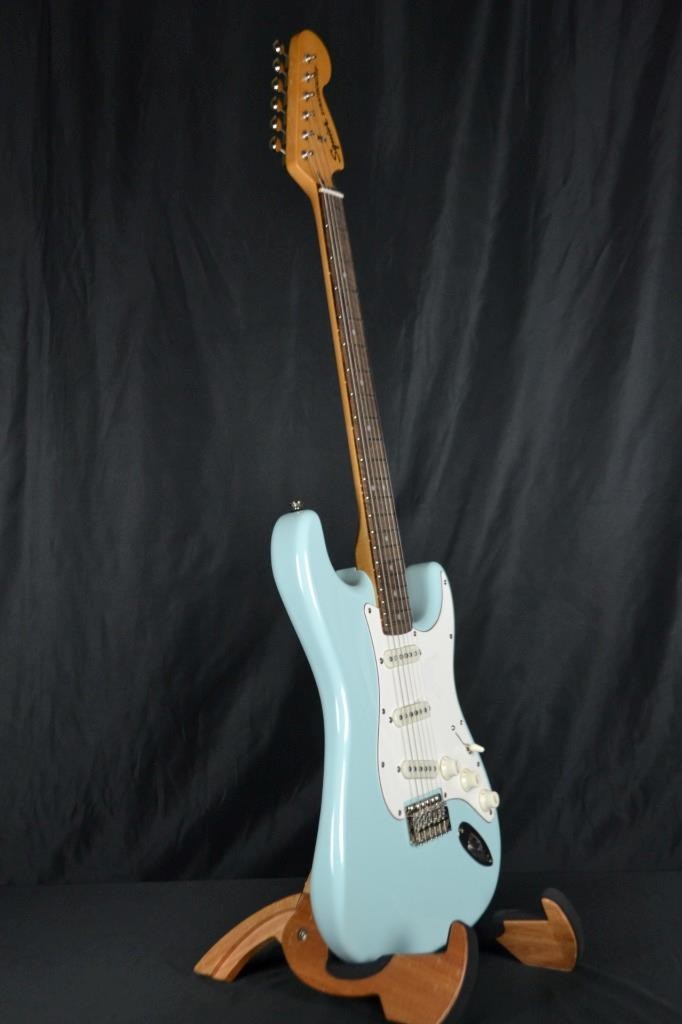 SQUIER FSR CLASSIC VIBE ’70s STRATOCASTER, SONIC BLUE, Int’l Buyer Welcome