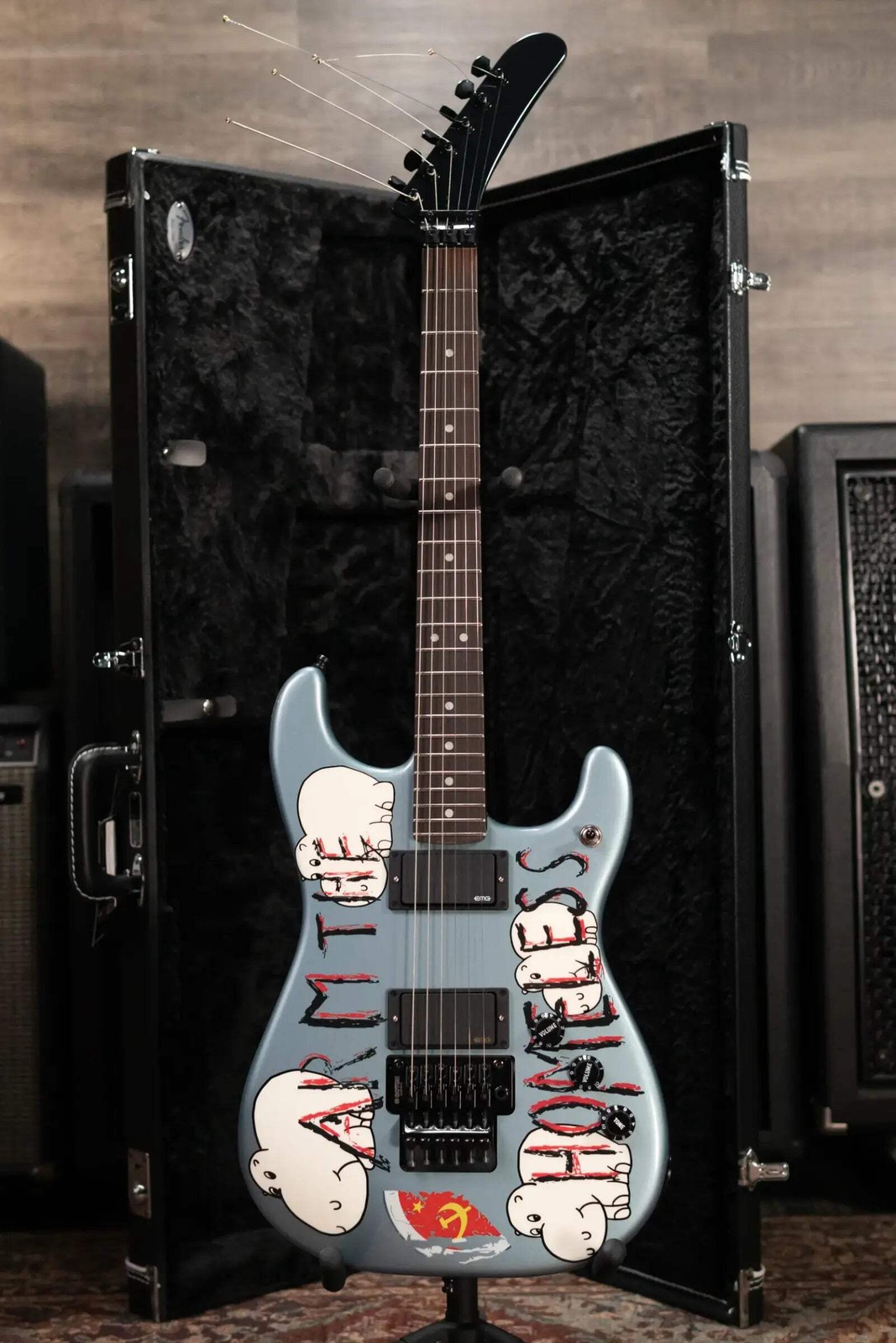 Fender Tom Morello’s “Arm the Homeless” Guitar – Blue Ice Metallic with Hardshel