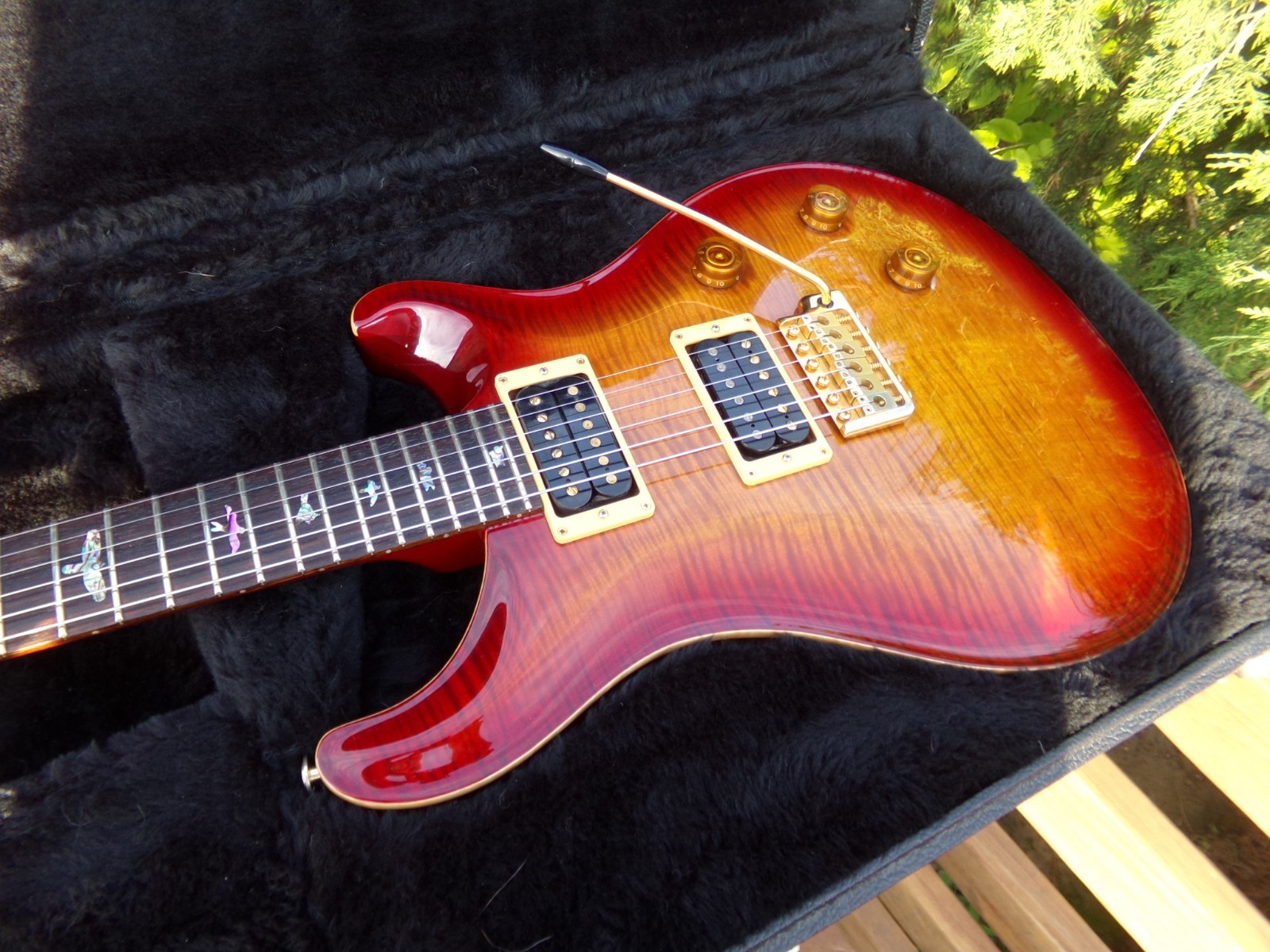 1999 PRS Custom 24 Artist model – Cherry Sunburst highly flamed curly maple top
