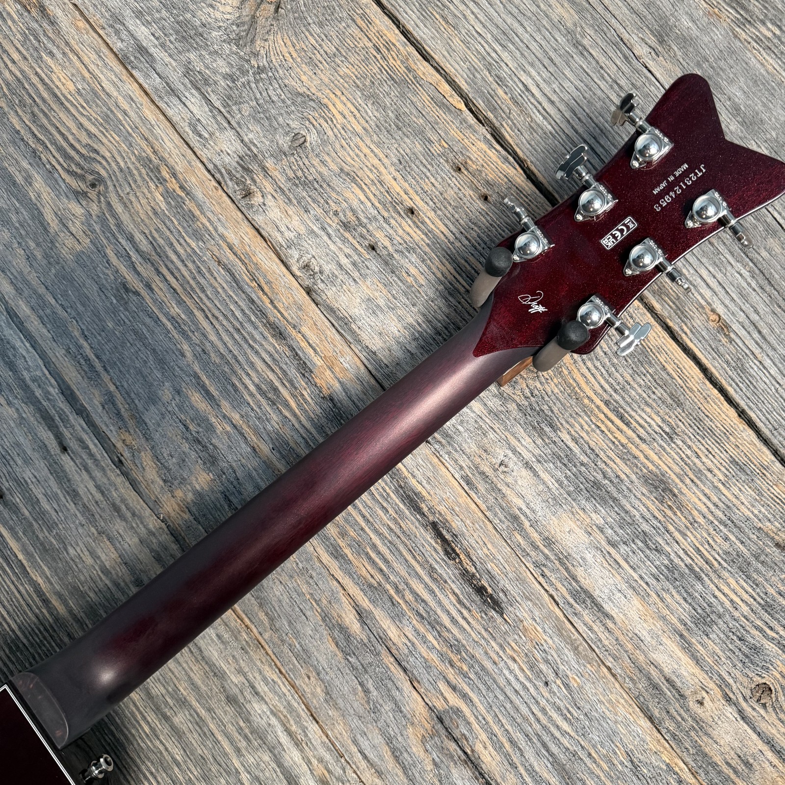 Gretsch G6134TFM-NH Nigel Hendroff Penguin – Dark Cherry Metallic Flame