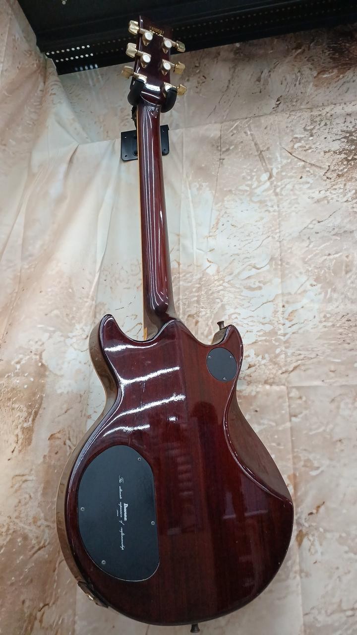 IBANEZ AR300AV Electric Guitar-01