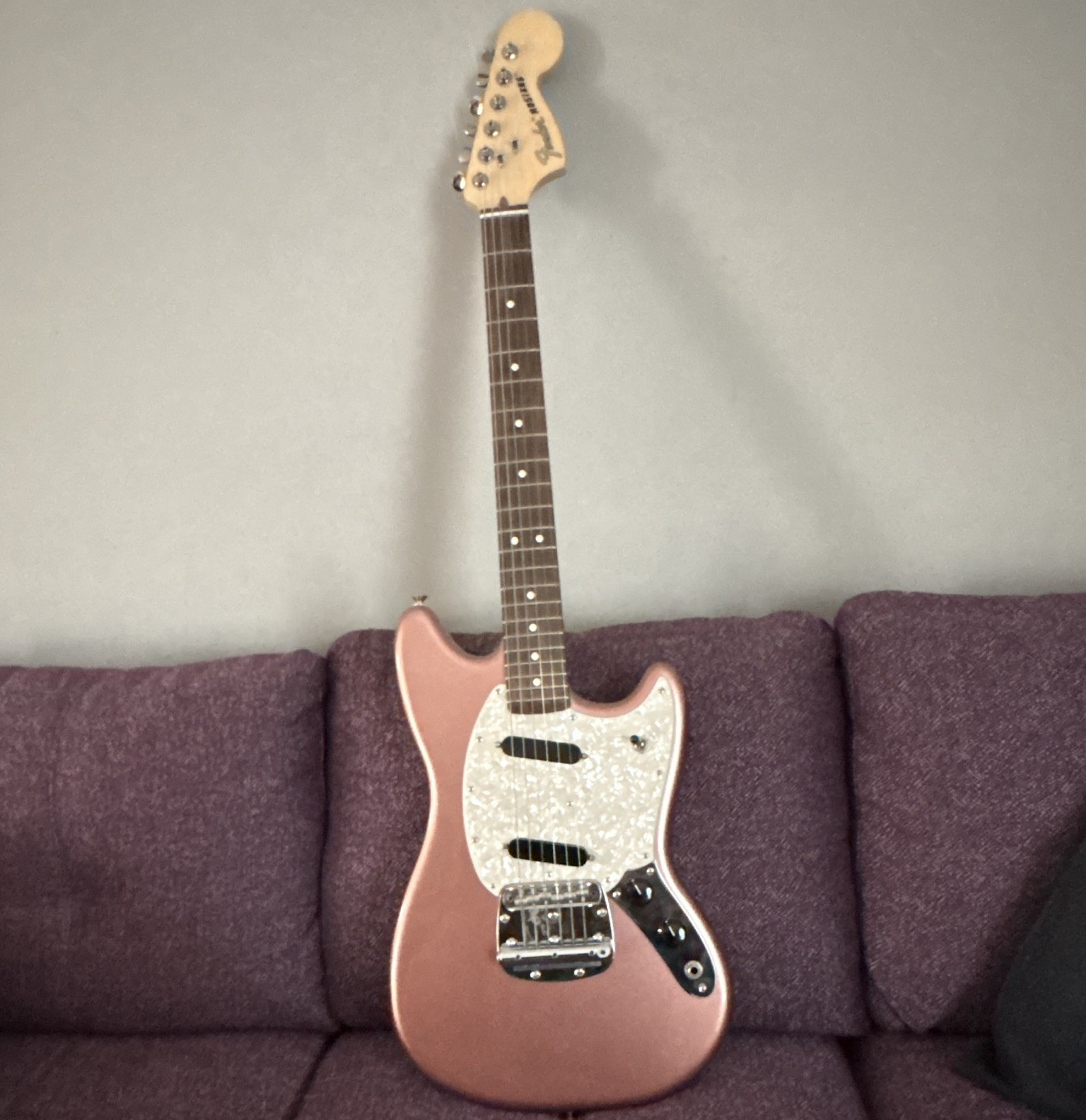 Fender American Performer Mustang Penny Pink Rosewood 6-String RH w/ Gig Bag